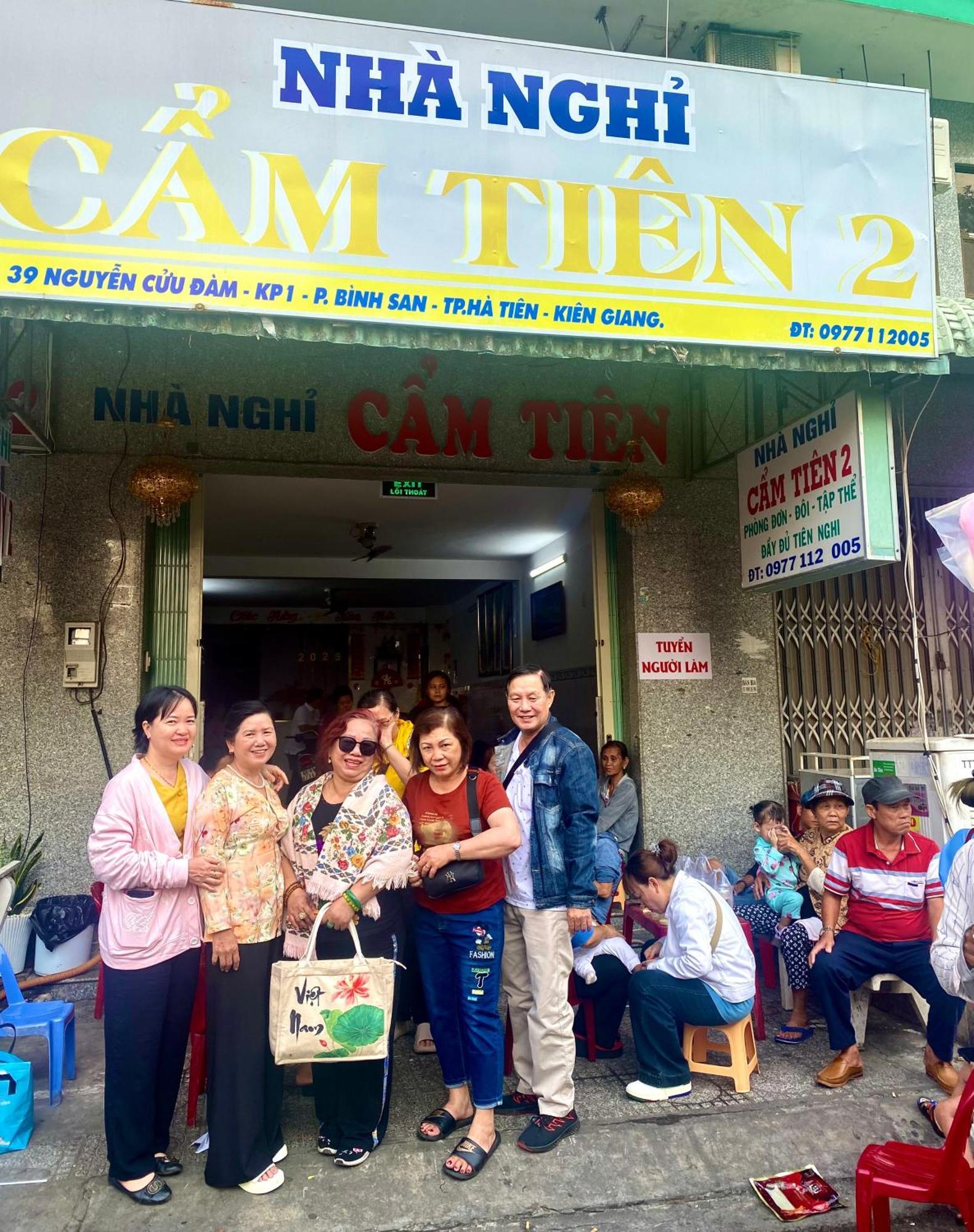 Хостел Nha Nghi Cam Tien 2 Хатьен Экстерьер фото